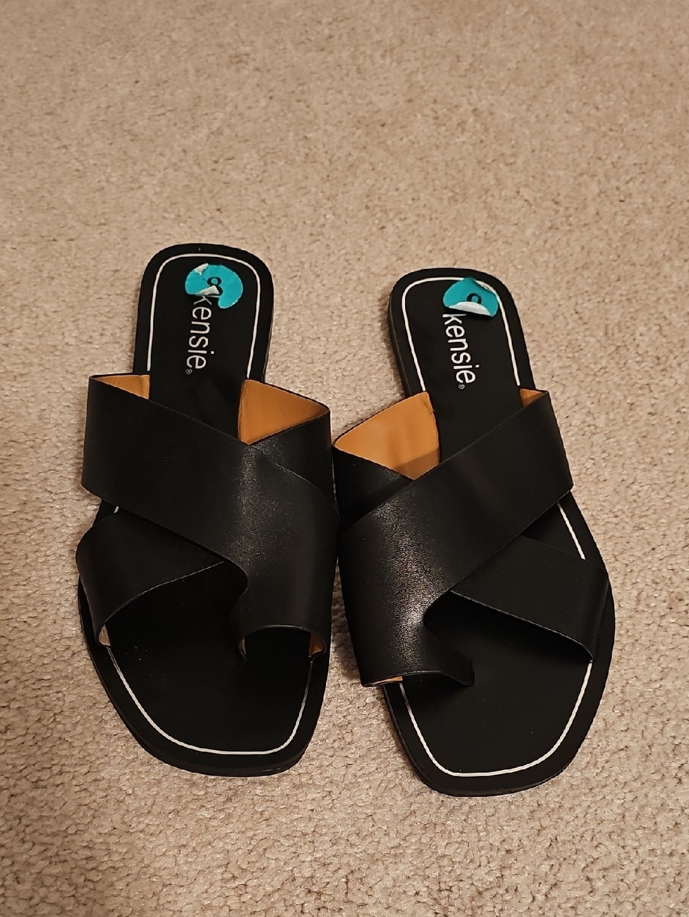 Kensie Black Crisscross Slide Sandals with Tan Lining Size 8 NWOT